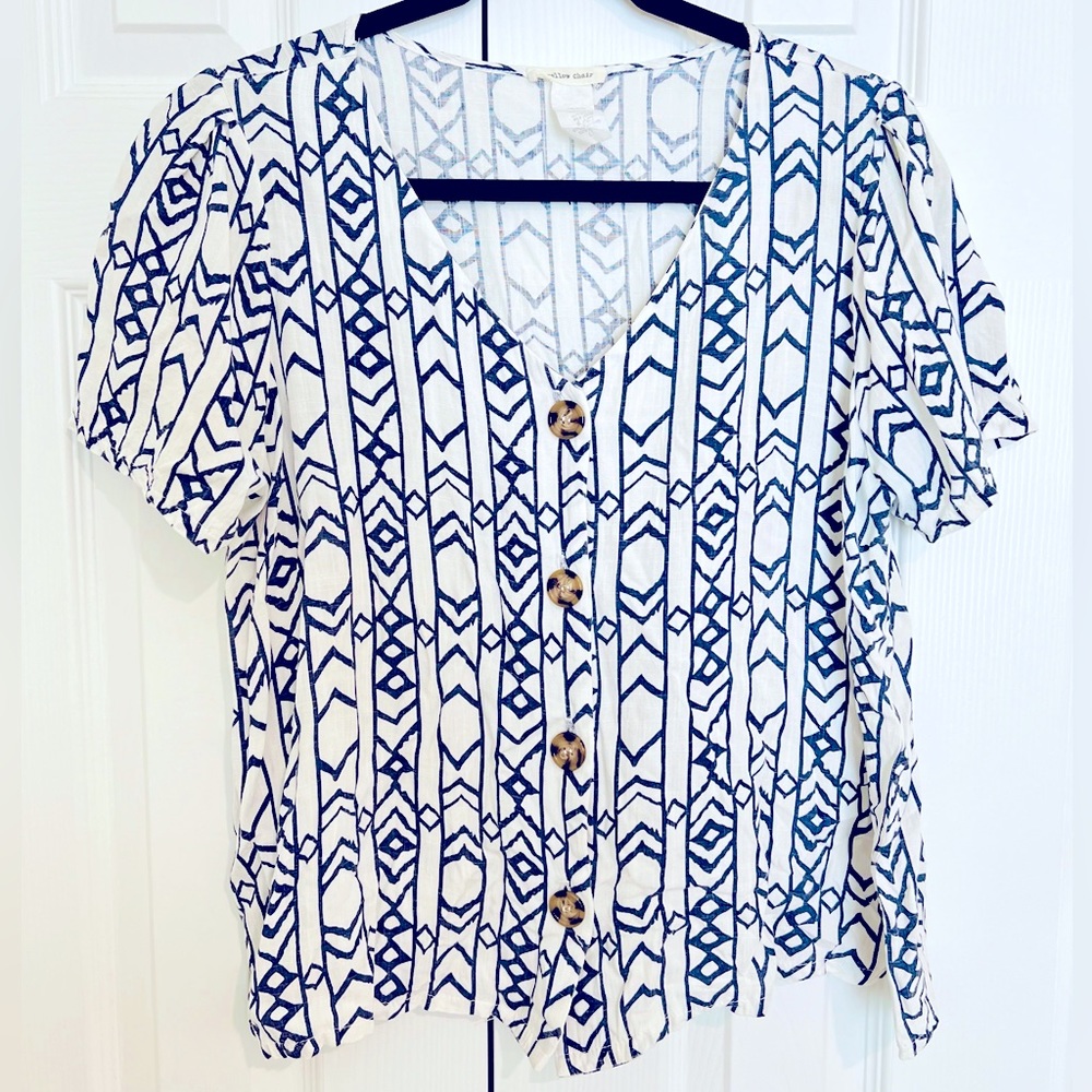 Button Down - Tribal Pattern - (L)